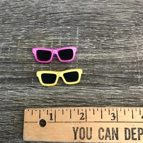 Vtg Pair of  Pins - Picture 9 of 10